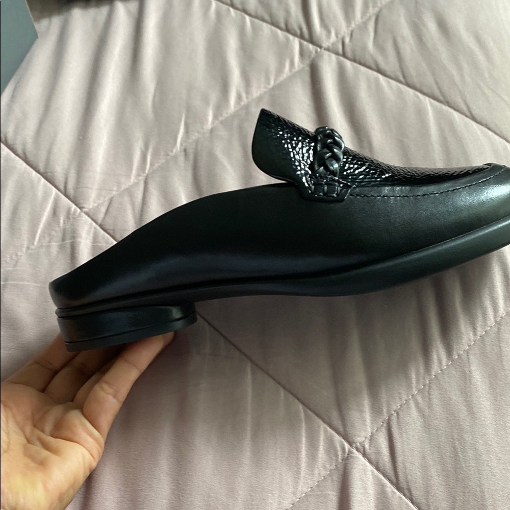 Ecco Black Flats with Textured Leather Finish - Picture 4 of 7